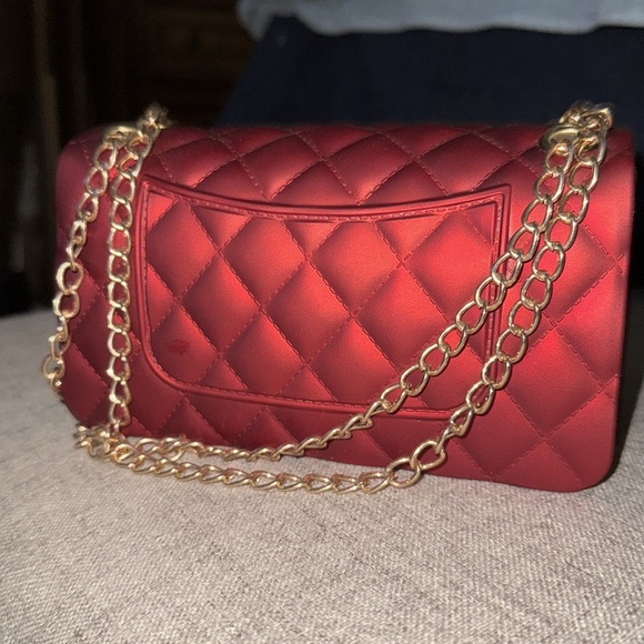 NWOT Garnet Red Rubber Shoulder Bag It’s Adorable 😍 - Picture 2 of 5